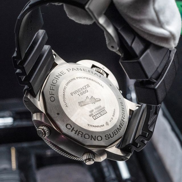 Panerai Luminor Submersible PAM00614 Image 4